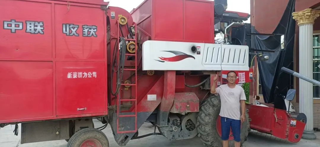 劉偉:我開著中聯收獲到哪里都搶手 803.jpg