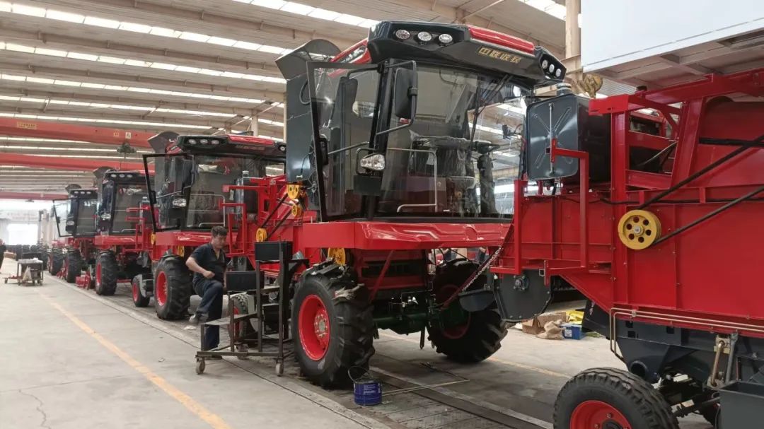 不懼高溫,只為服務農業 815.jpg