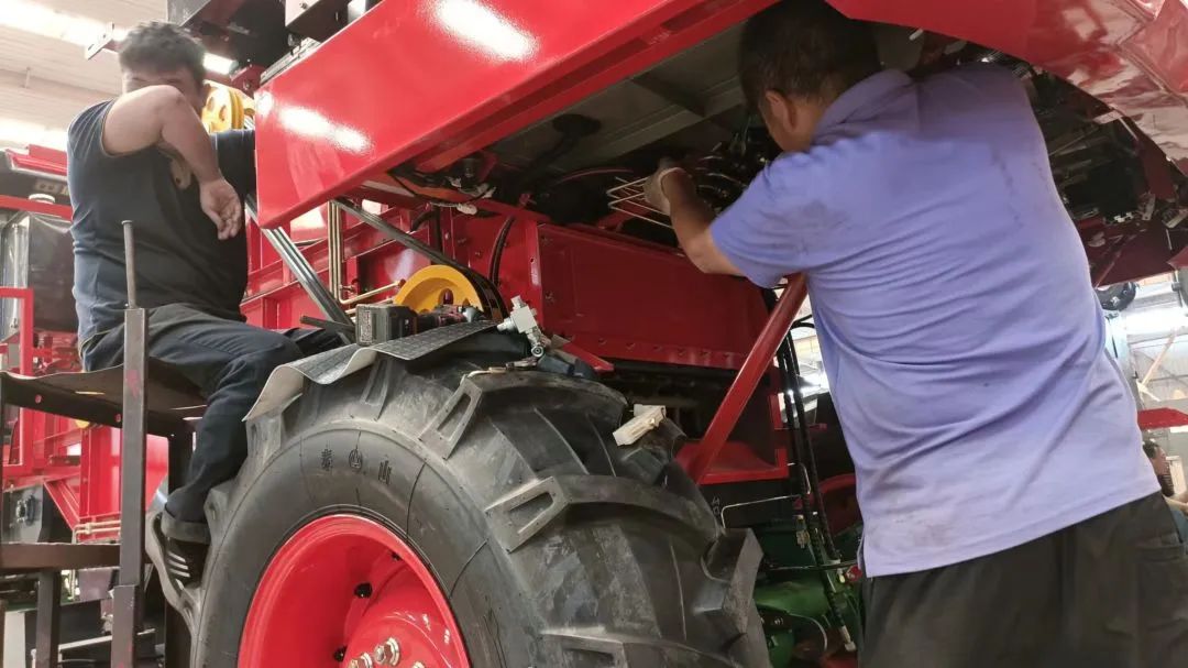 不懼高溫,只為服務農業 815-2.jpg